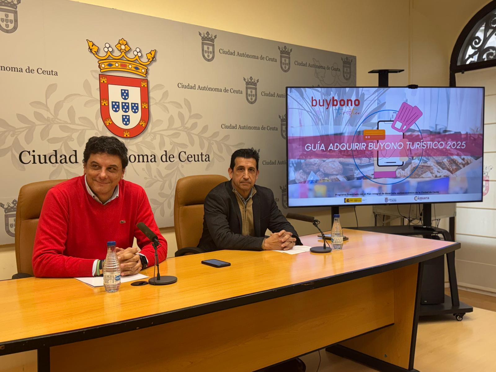Joaquín Mollinedo presentando los Buybonos esta mañana 