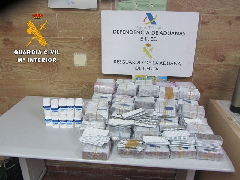 Intervenidos por la Guardia Civil de Ceuta más de 61 kilogramos de resina de hachis, junto a 64.000 comprimidos de clonazepan y alprazolam en el Tarajal