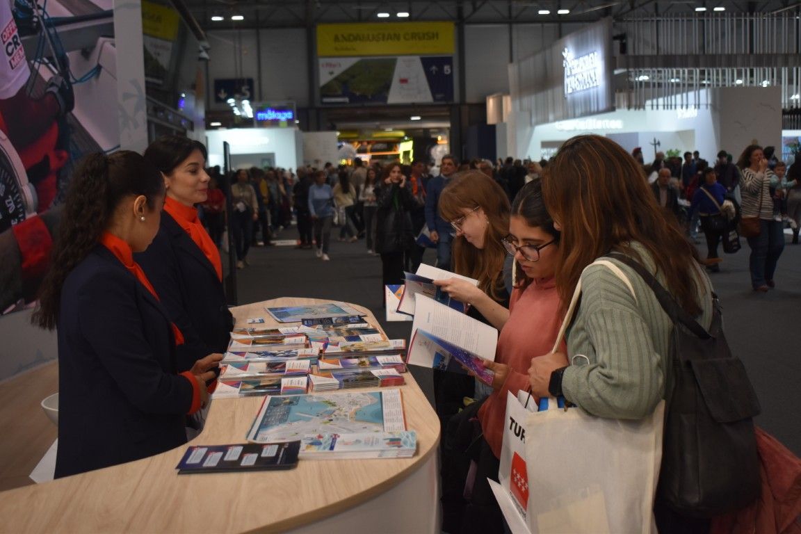 Ceuta sigue su promoción en FITUR en el primer día de apertura al público general