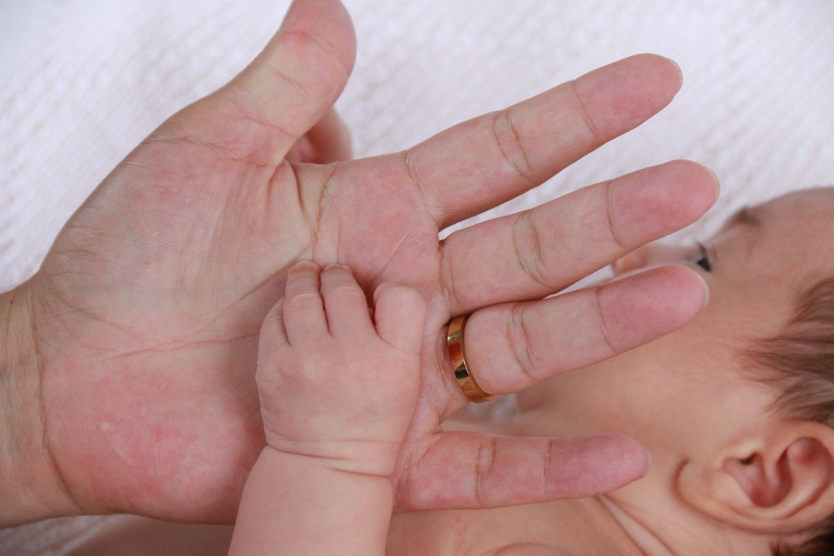 Más de medio millón de padres y madres disfrutaron de la prestación por nacimiento y cuidado de menor en 2025