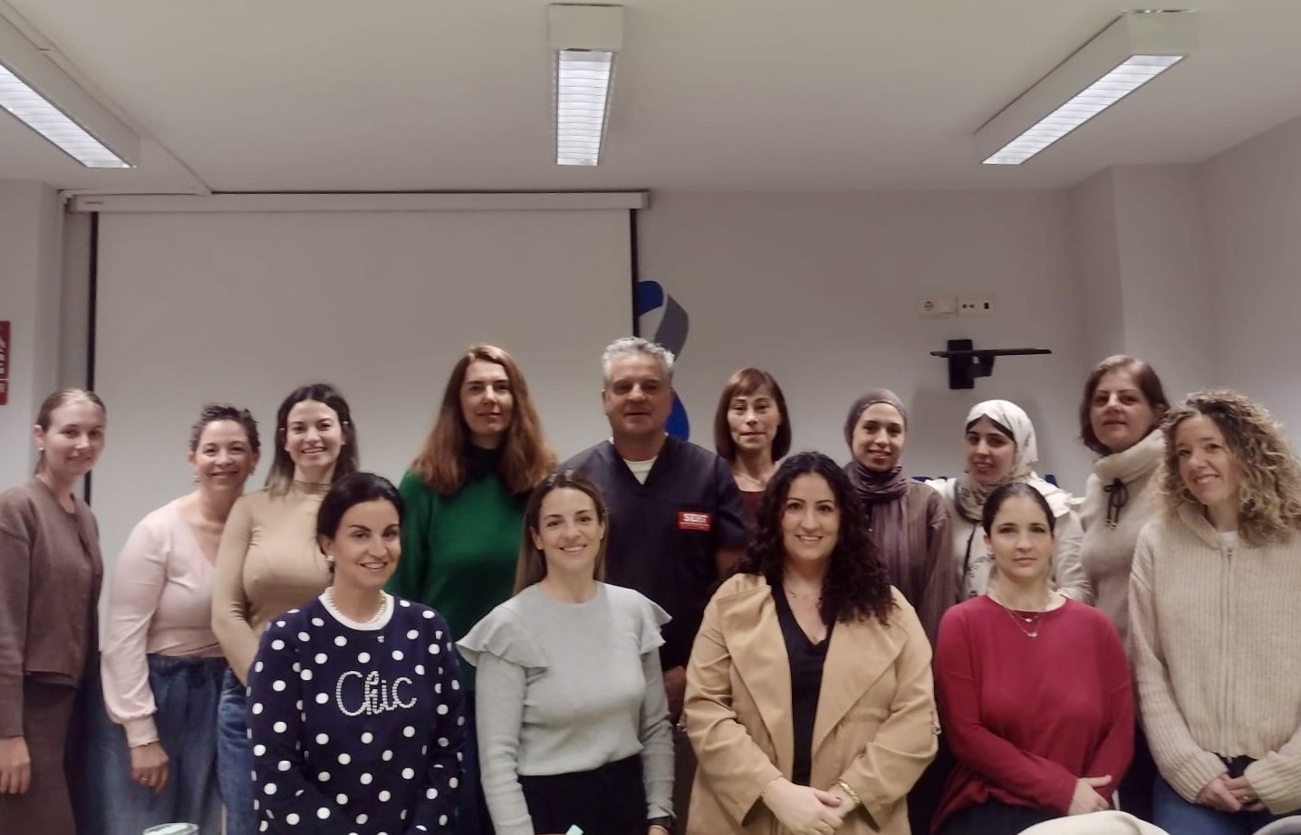 El Colegio de Enfermería de Ceuta comienza el curso de suturas innovadoras SEHT con gran éxito