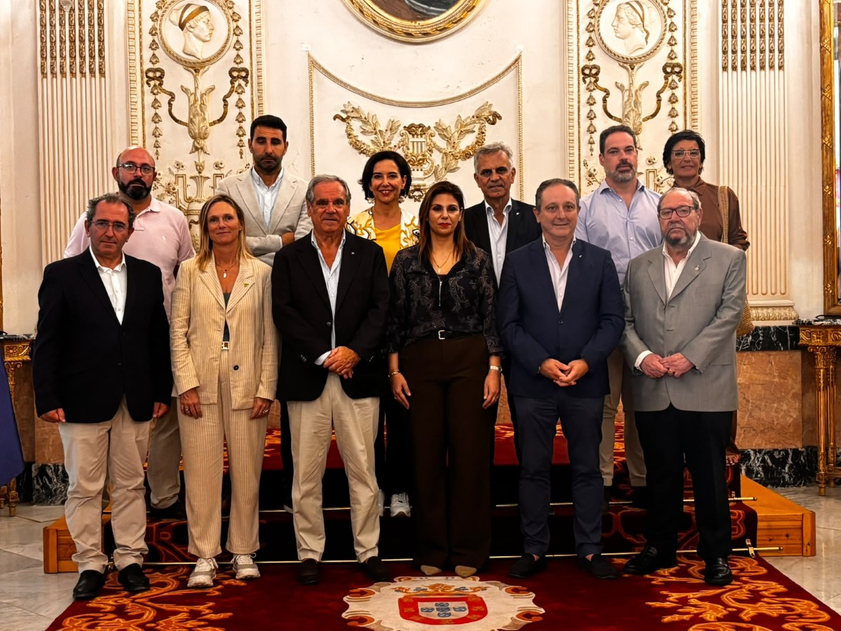 El Gobierno reconoce la labor de las farmacias durante la crisis