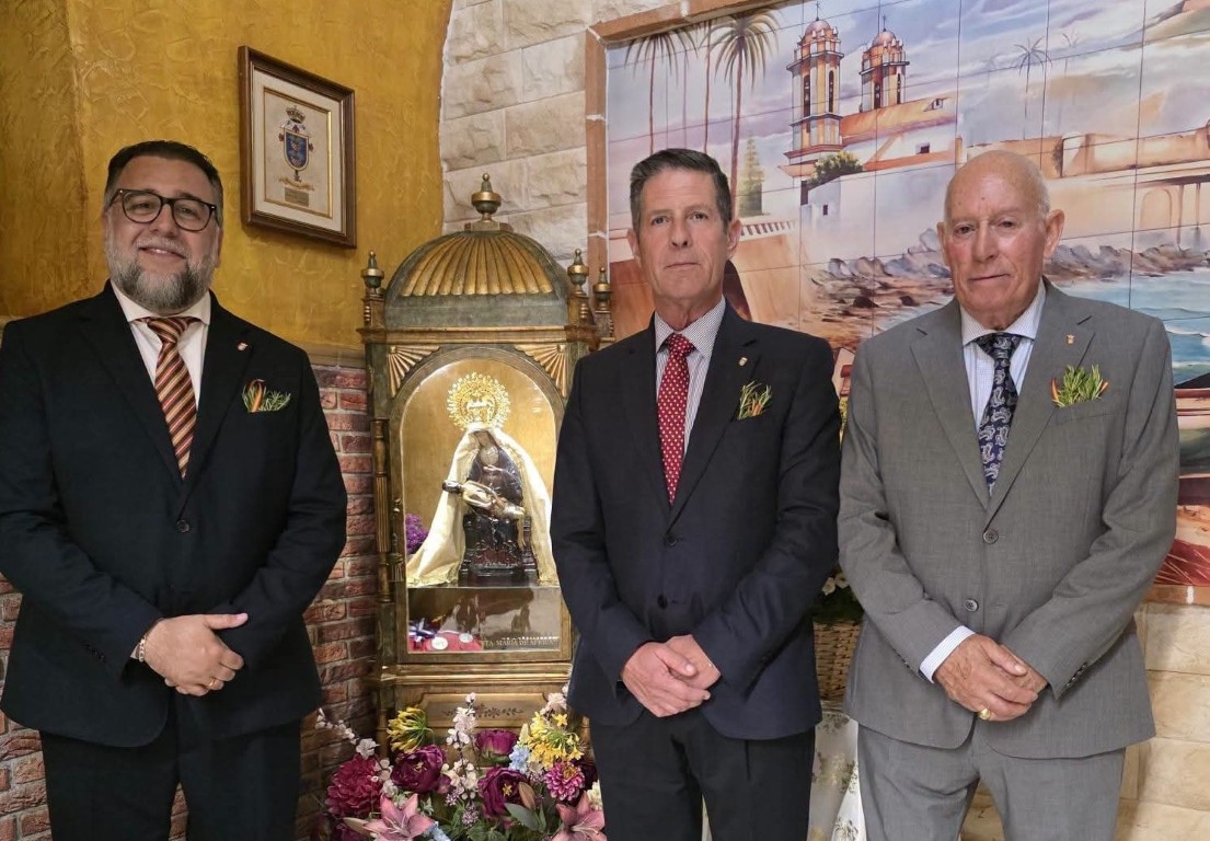 El Comandante General de Melilla visita la Casa Regional de Ceuta y conoce la nueva capilla de la Virgen de África