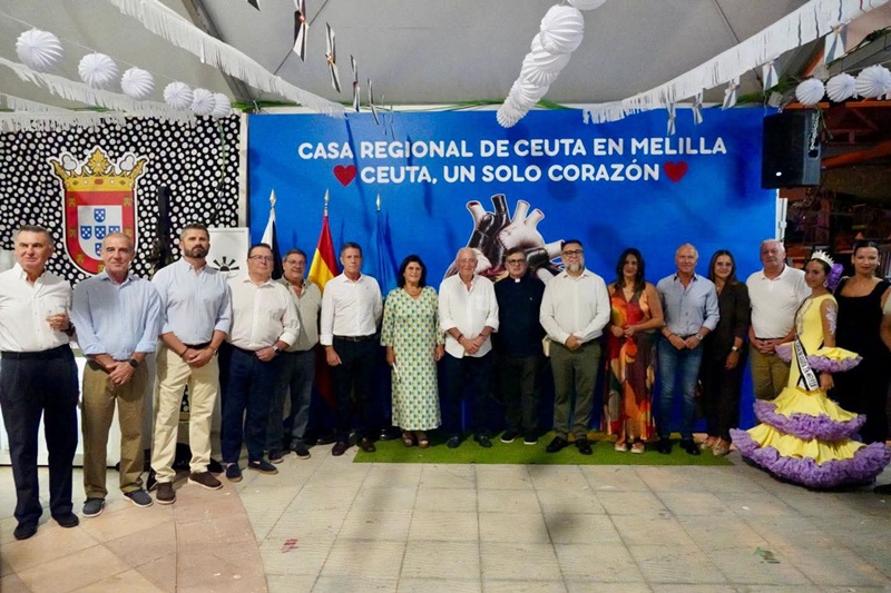 La Casa Regional de Ceuta en Melilla inaugura su caseta de feria con un emotivo homenaje a Ceuta y la imposición de la Caballa de Oro 2026