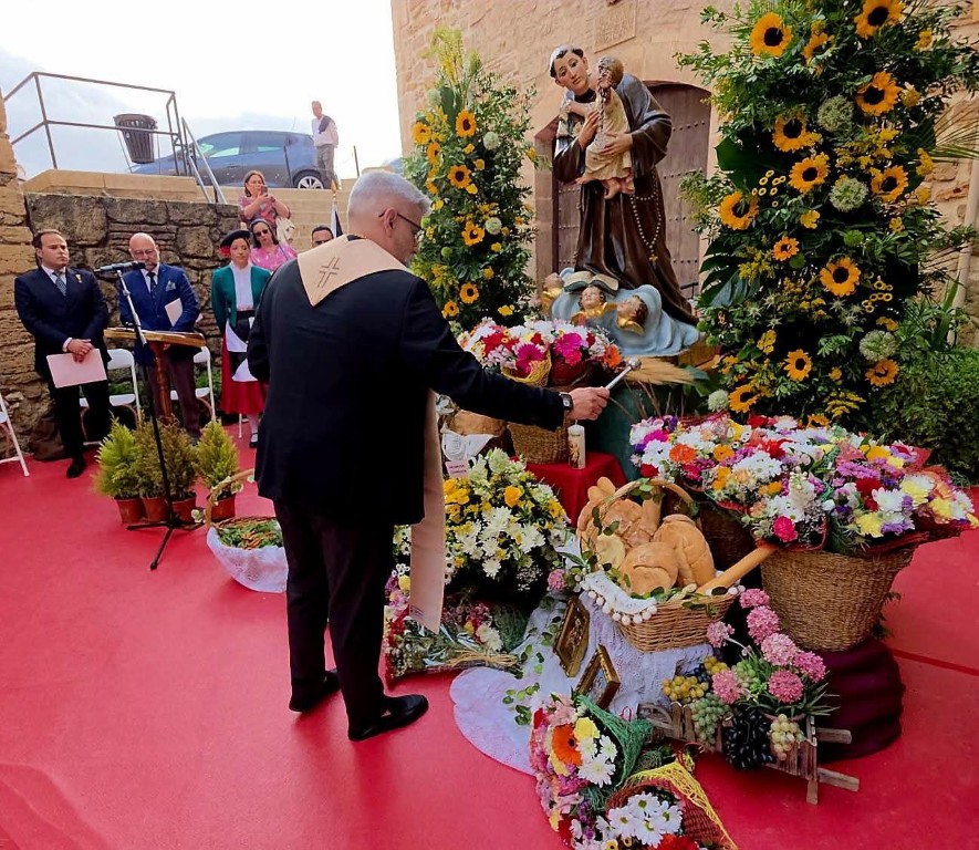 San Antonio reúne en Melilla a representantes de Ceuta y Melilla en el acto organizado por la Casa Regional de Ceuta