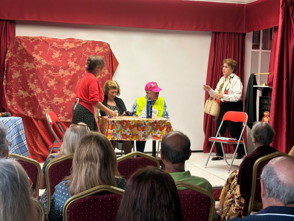 La Casa de Ceuta en Sevilla despide su temporada teatral con una noche de lleno absoluto