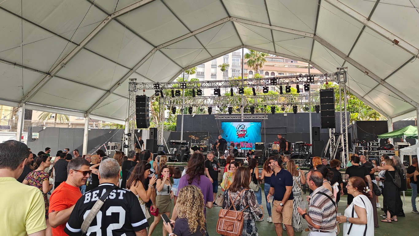 Caballa Rock reúne a cientos de aficionados en una intensa jornada de música en La Marina