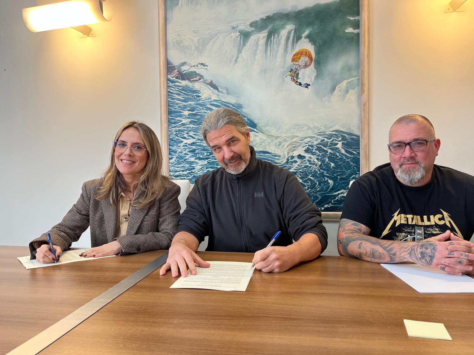 La Ciudad firma un convenio con la asociación Séptimo Infierno para la promoción de la música rock y metal