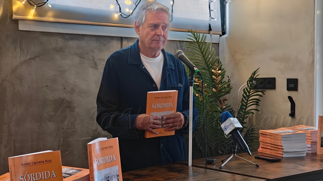 Emilio Carreira presenta “Sórdida”, una novela sobre política, verdad y decisiones que invita a reflexionar