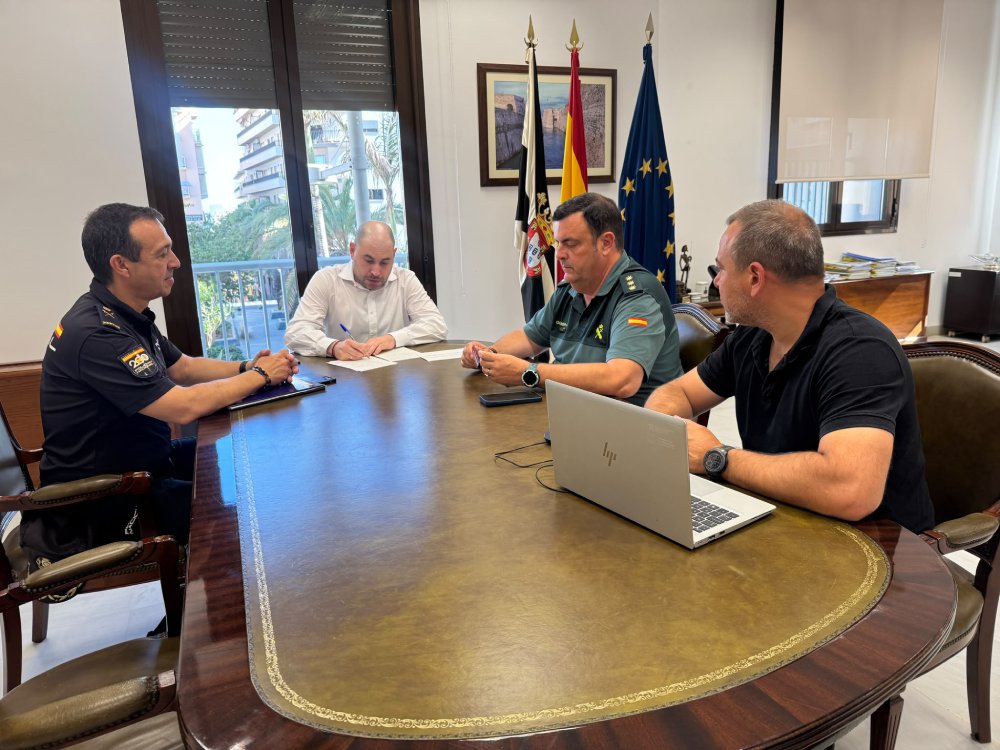Delegación del Gobierno mantiene el refuerzo policial y cifra en 528 los menores acogidos tras la crisis migratoria