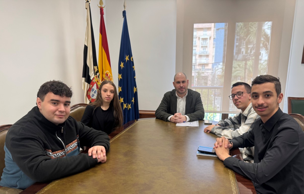 El Movimiento Estudiantil Ceutí traslada al delegado del Gobierno sus propuestas para mejorar el sistema educativo en la ciudad