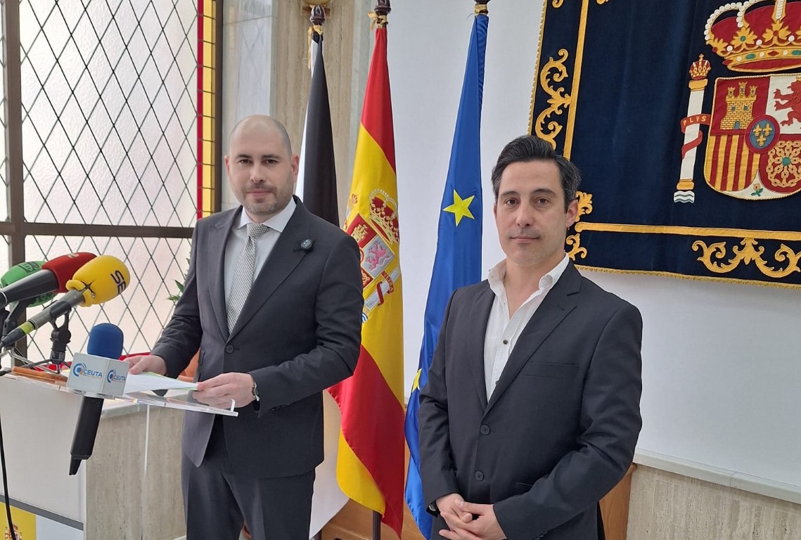 La Delegación del Gobierno ha presentado al nuevo director del IMSERSO en Ceuta, Julián Campero Espada