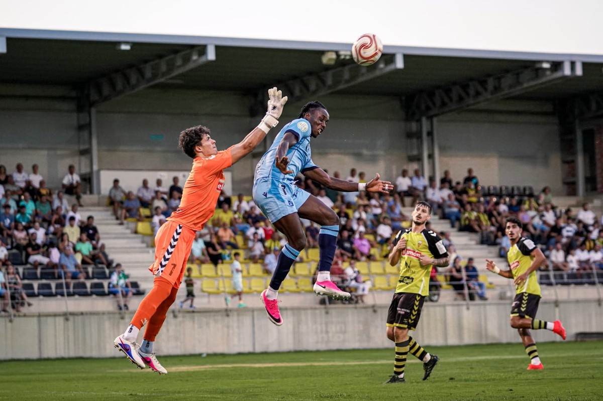 La AD Ceuta B rescata un punto en su estreno liguero en San Roque de Lepe