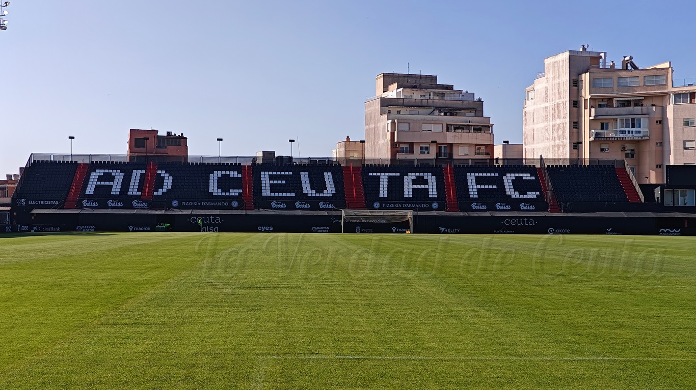 Hasta nueve equipos de LaLiga Hypermotion viajaron este año a Ceuta en chárter hacia Marruecos