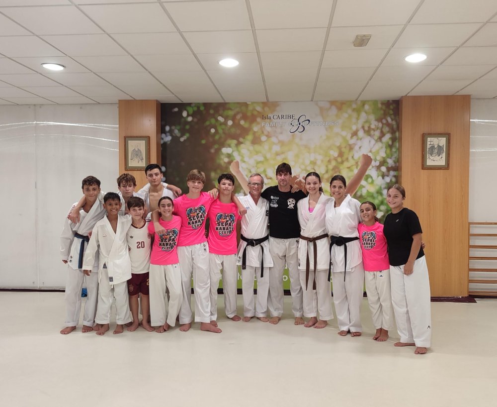 La Federación de Karate de Ceuta intensifica su preparación en San Fernando de cara al tramo decisivo de la temporada