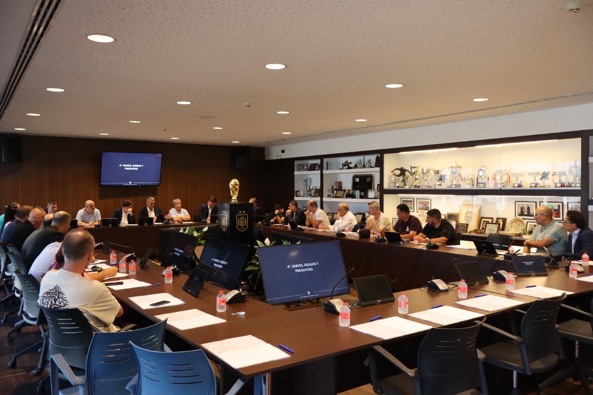 La RFFCE celebra una junta directiva previa al comienzo de las competiciones locales