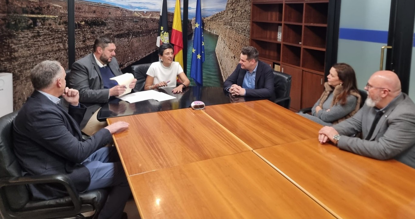 Ciudad y Fundación AI Granada firman el convenio para impulsar el desarrollo tecnológico y la atracción de talento
