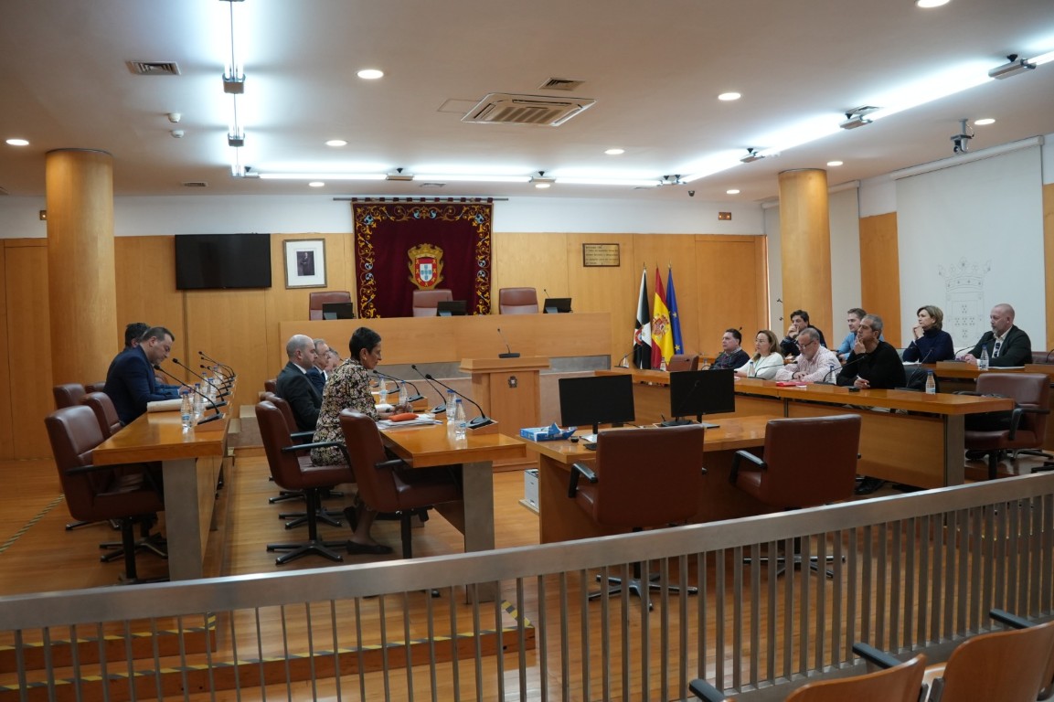 Ceuta aborda la reforma de su régimen fiscal con el objetivo de reforzar su competitividad económica
