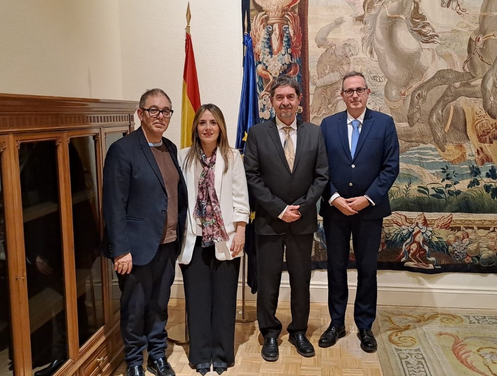 Pilar Orozco presenta al Ministerio la propuesta para elaborar un estudio de la realidad socioeducativa de Ceuta