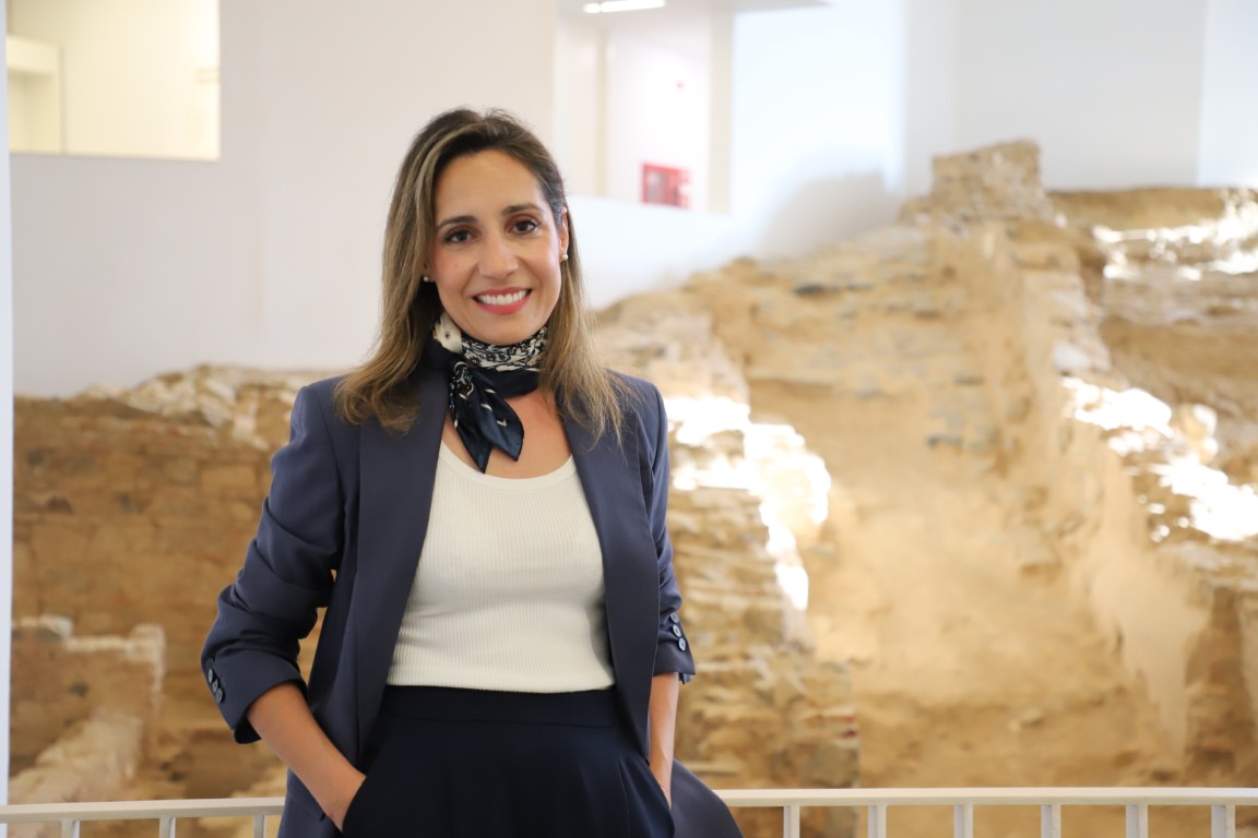 Ángela Banzas: en Ceuta he tratado de despertar la curiosidad de los lectores hacia mi universo
