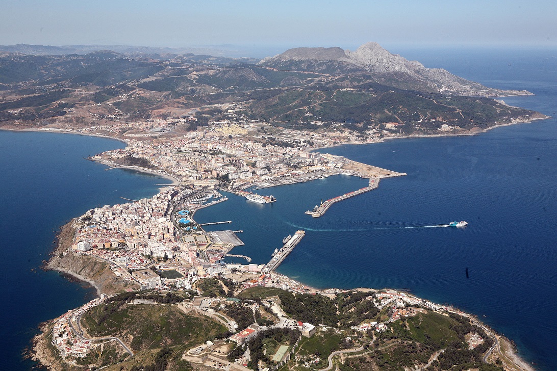 Investigadores de la Universidad de Zaragoza analizan la salud ambiental del litoral de Ceuta