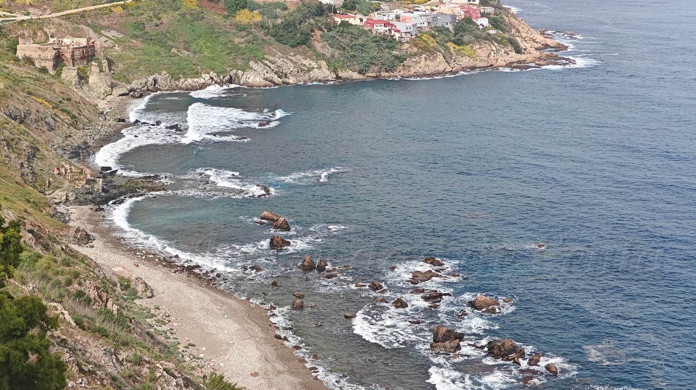 Hallan los cadáveres de dos inmigrantes en aguas de la costa del Recinto Sur