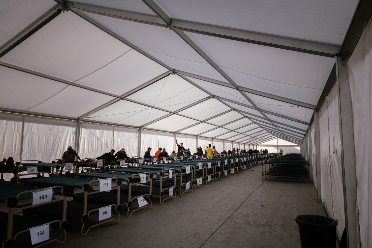 El Gobierno cifra en 1.700 los migrantes trasladados de Benítez y El Trampolín al puerto