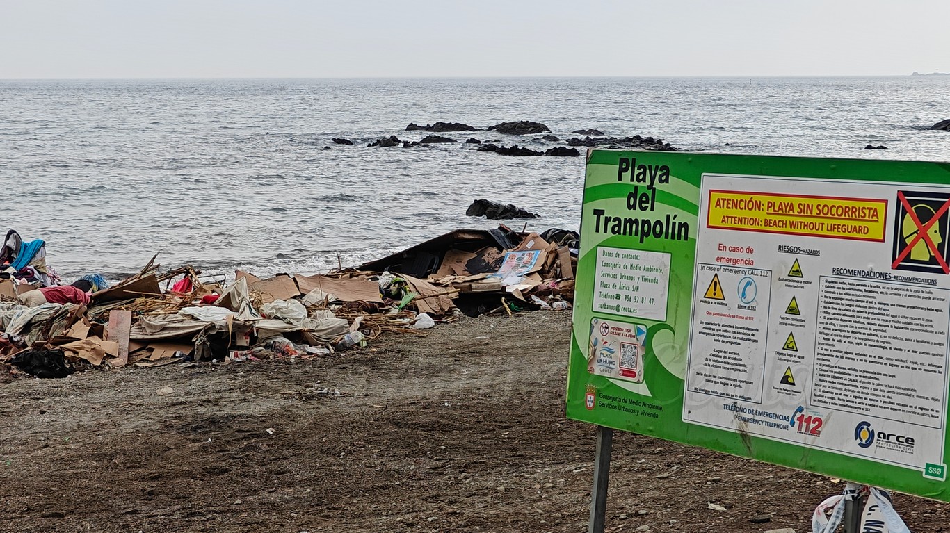 Retiran 197 toneladas de residuos de la playa del Trampolín