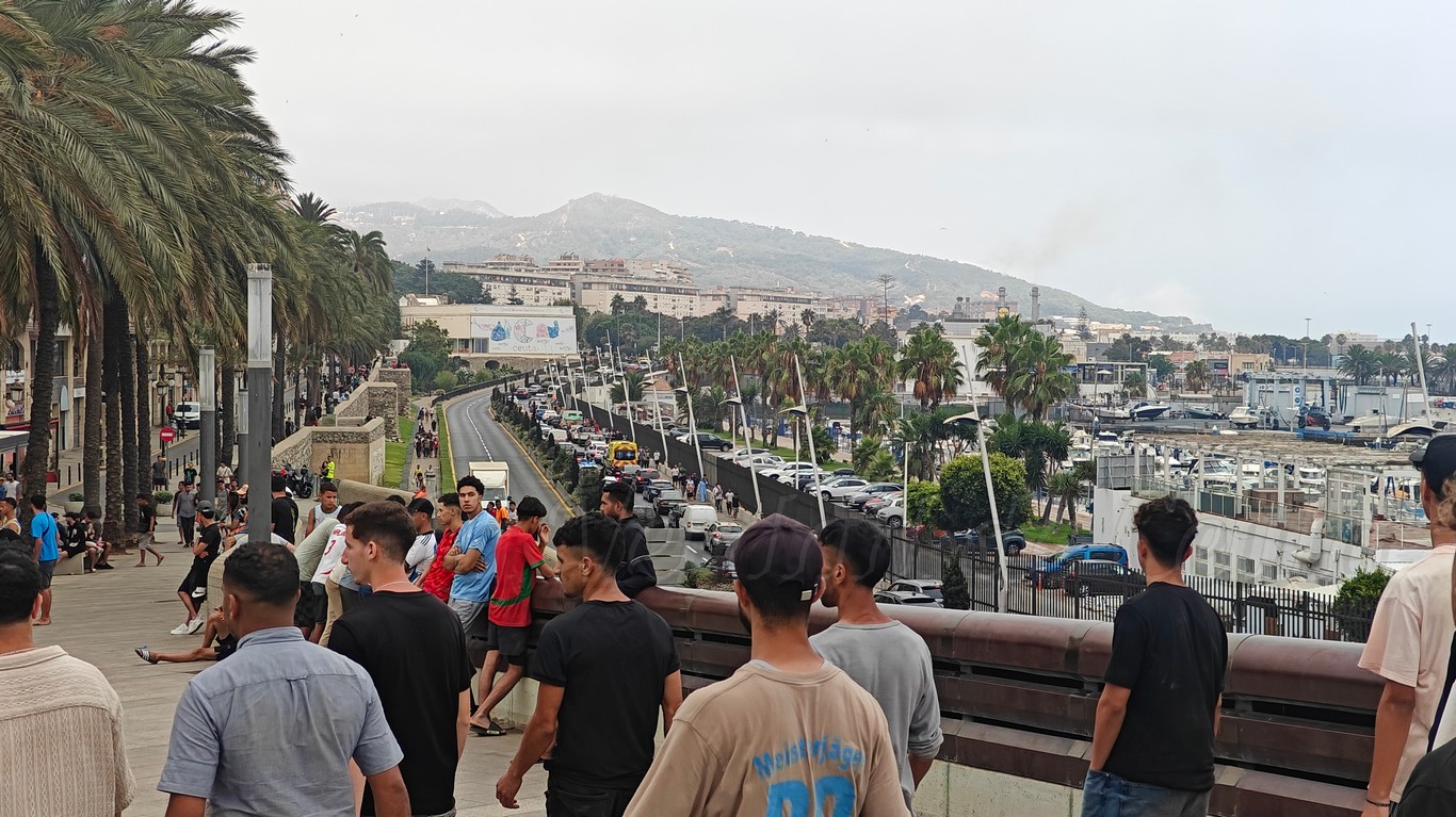 La policía estima que han entrado en Ceuta hasta 49.000 personas