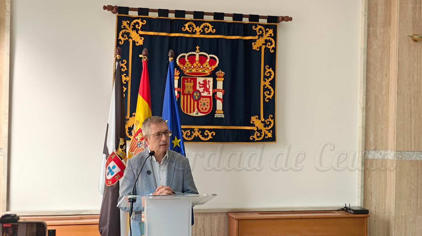 Morán activa un plan de cooperación con Ceuta para abordar los problemas ambientales