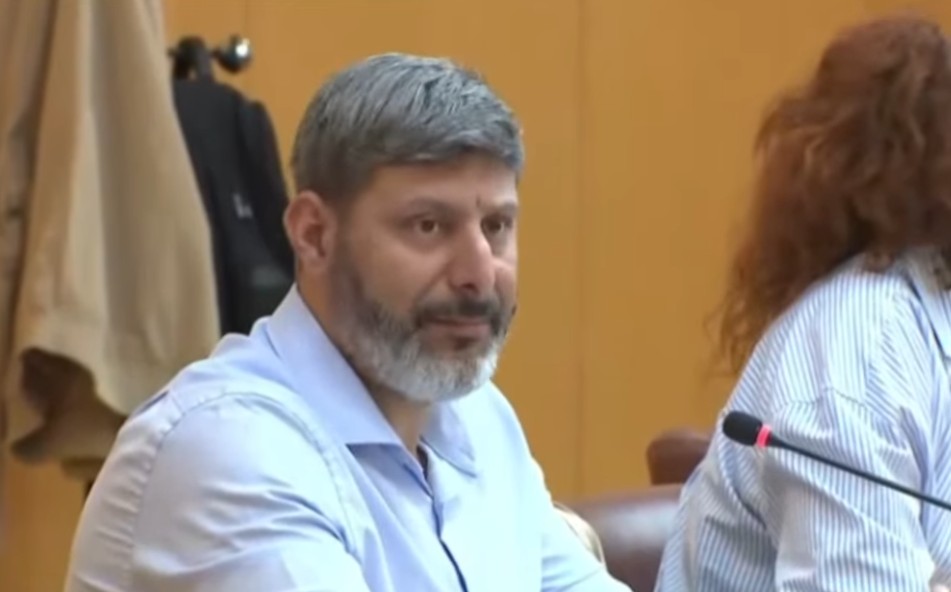 Duro choque entre Mustafa y Chandiramani por la crisis migratoria