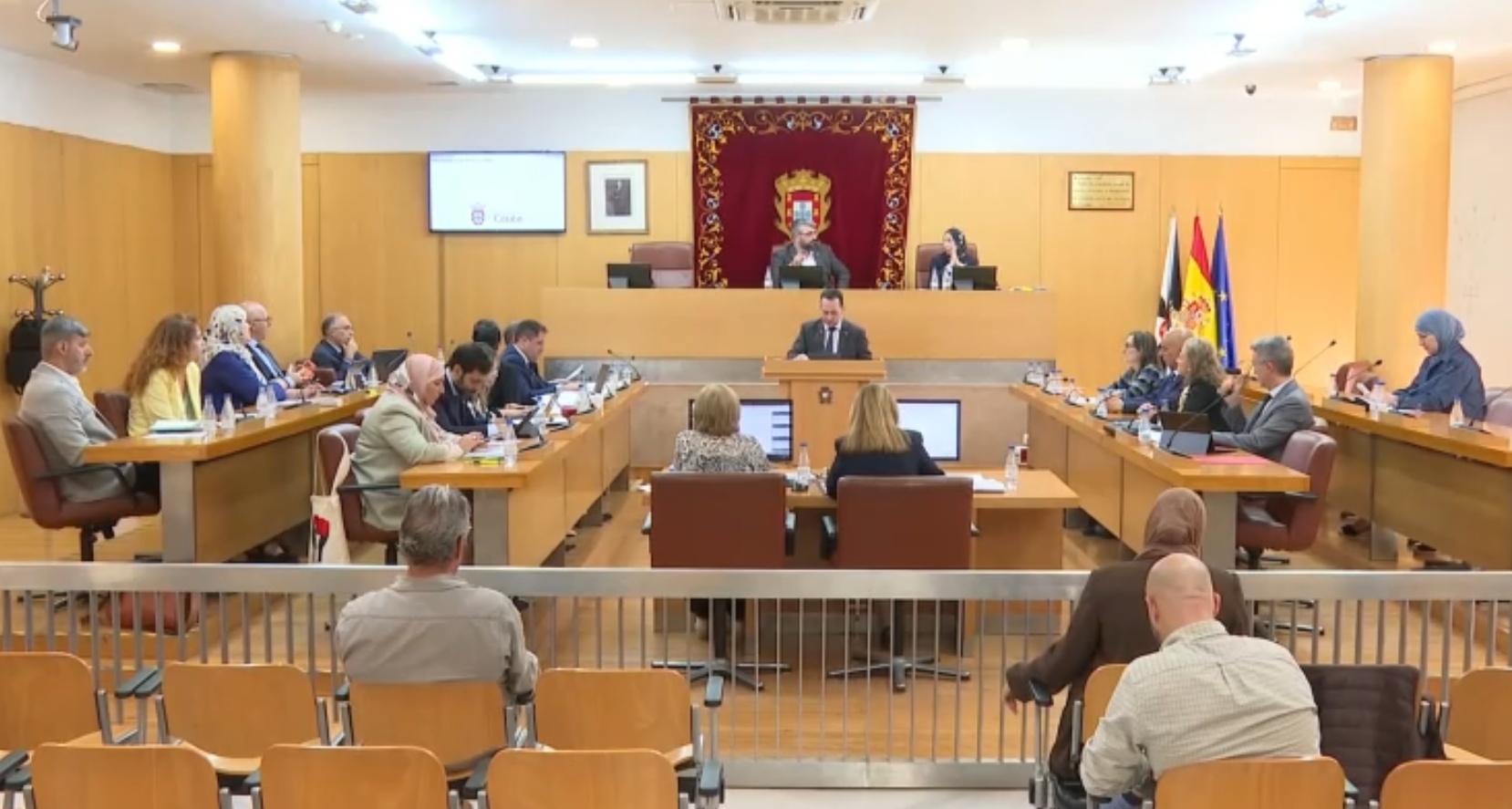 El Pleno se une para exigir un pacto sanitario urgente mientras el PSOE y VOX se abstienen