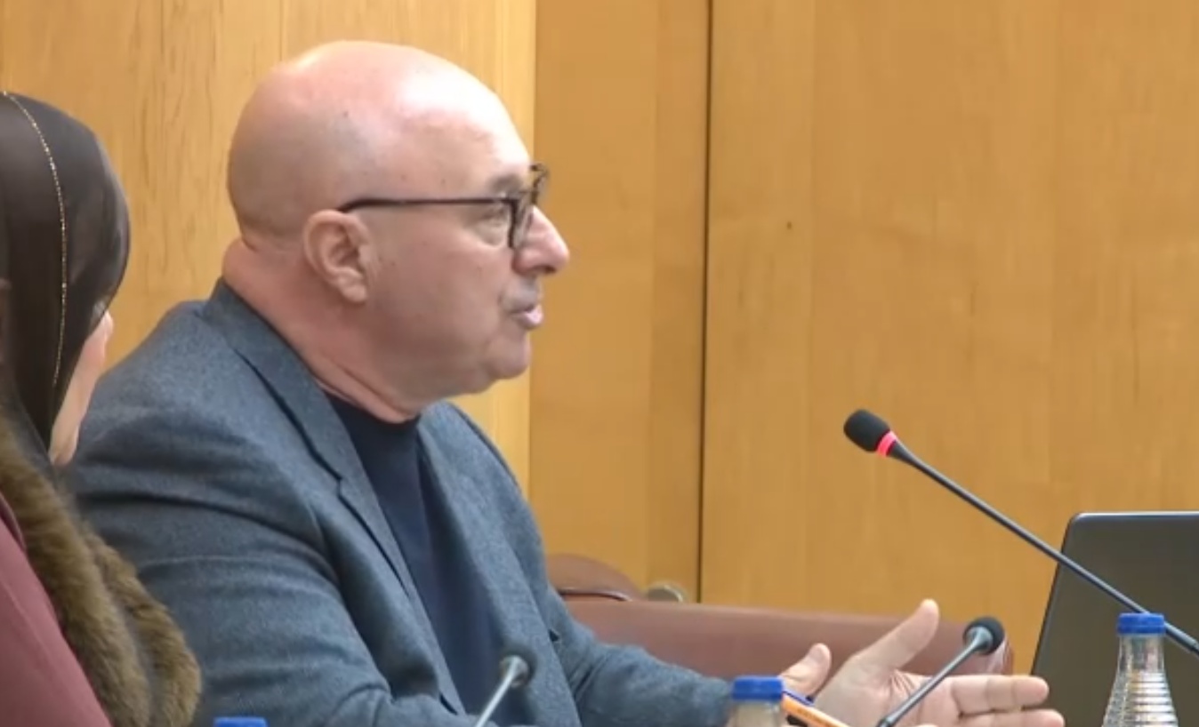 Cecchi acusa al MDyC de actuar “por estrategia electoral” con sus críticas a la política turística