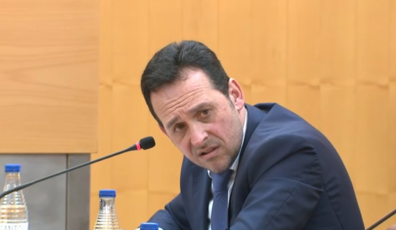 Vox traslada su pulso interno al pleno y hace descarrilar una propuesta del PSOE contra la guerra en Irán