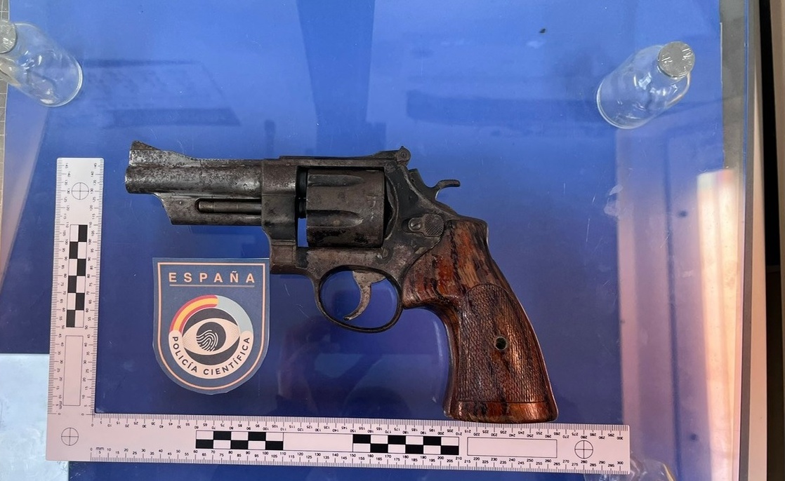 Detenidos dos hermanos por participar en una reyerta en la vía pública con un arma de fuego