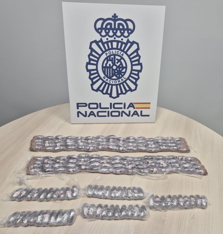 Detenida una mujer en el puerto que ocultaba 1.930 gramos de hachís