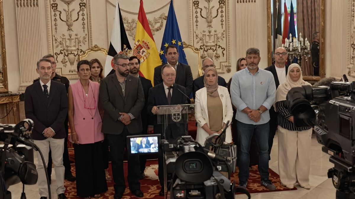 El presidente de Ceuta dice que con los menores “se cumplirá la ley”