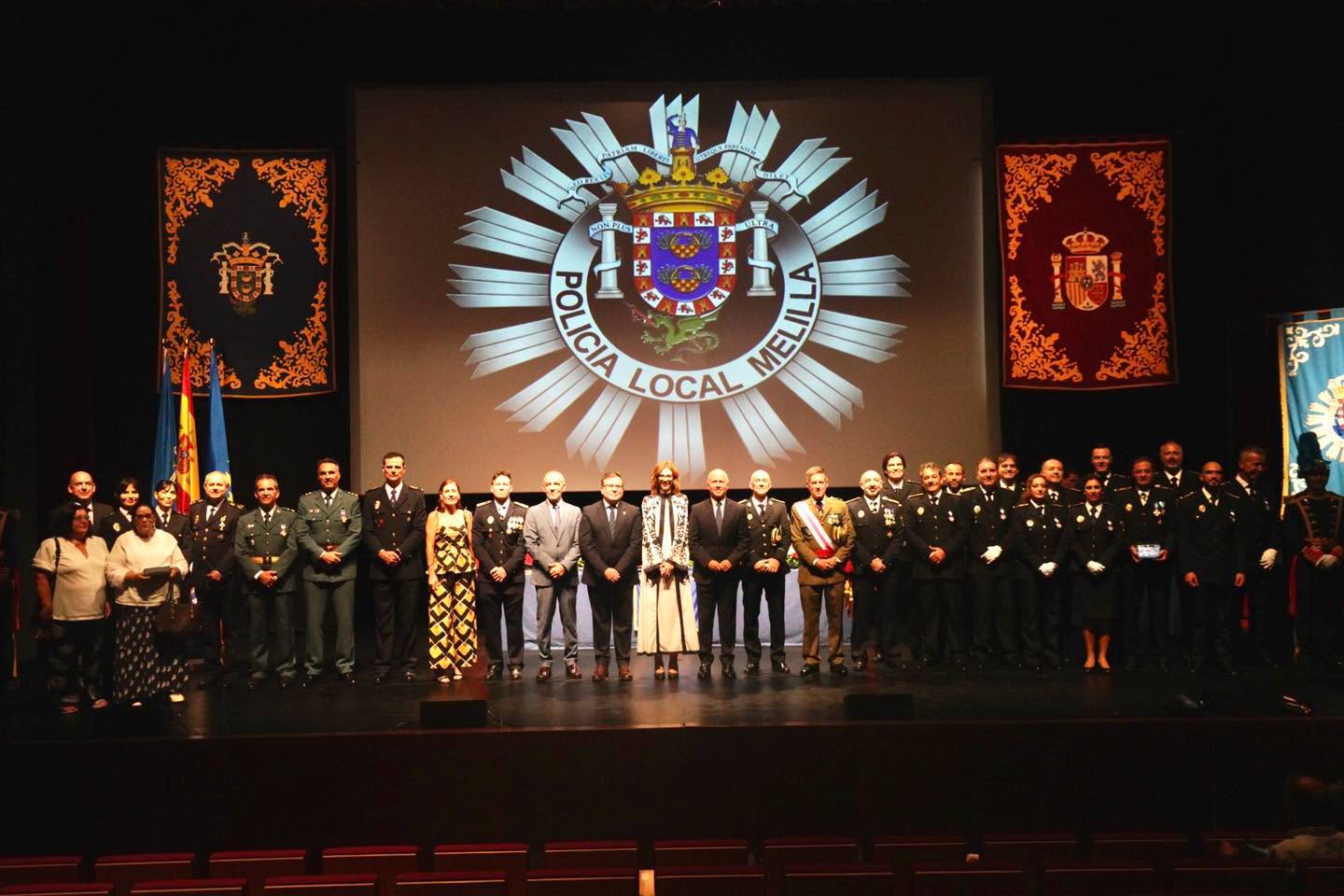 Melilla homenajea a las fuerzas de seguridad en Ceuta por su labor en la crisis