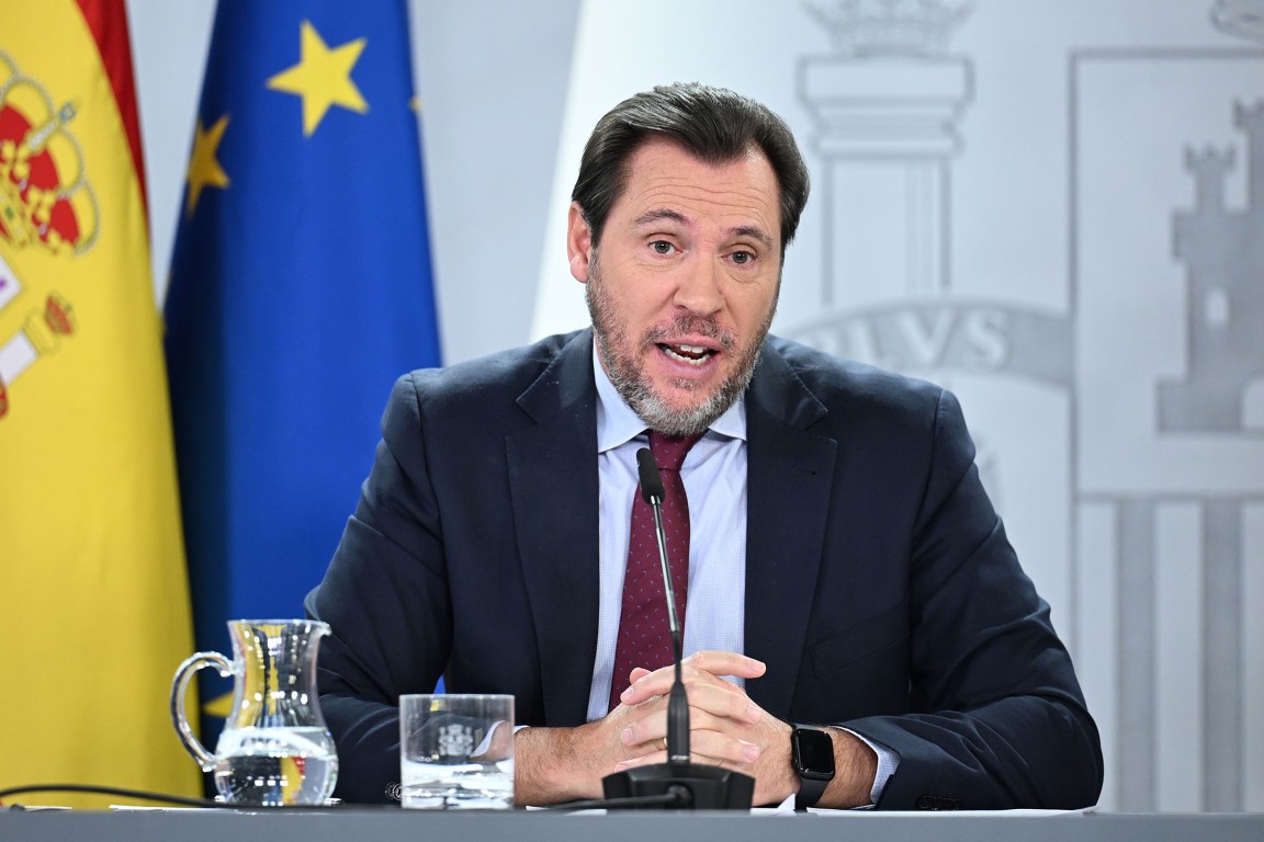 El ministro dice que le cuesta creer que el origen del accidente de Adamuz esté en el tren Iryo