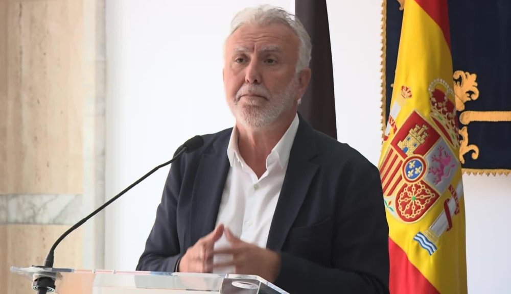 El ministro Ángel Víctor anuncia más efectivos y espacios para atender a los menores