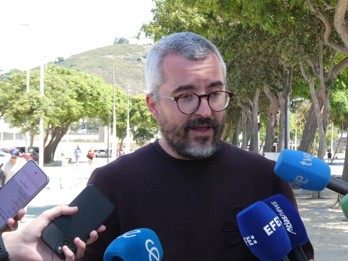 Padilla asegura que la sanidad de Ceuta afronta una "fase subaguda" de la crisis y amplía a tres meses el horizonte de refuerzos