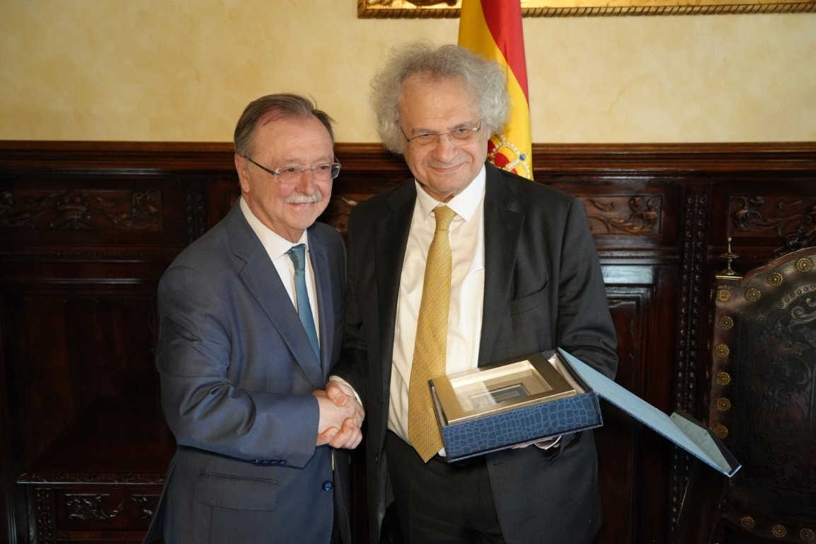 Amin Maalouf llega a Ceuta para recoger el XX Premio Convivencia