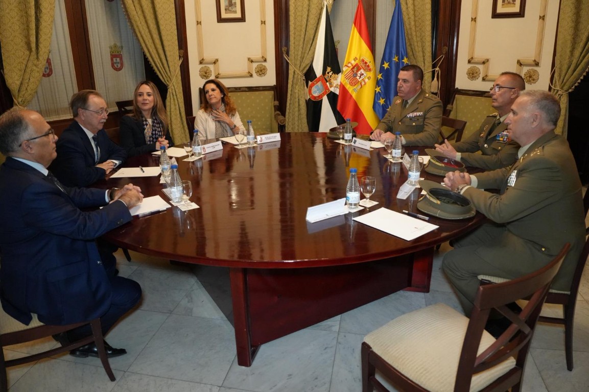 Ceuta impulsa su patrimonio histórico en una reunión clave con el Instituto de Historia y Cultura Militar