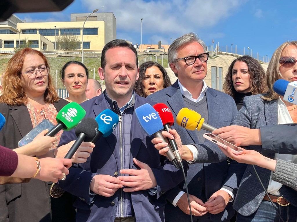 VOX exige al delegado del Gobierno que no confunda a los pescadores