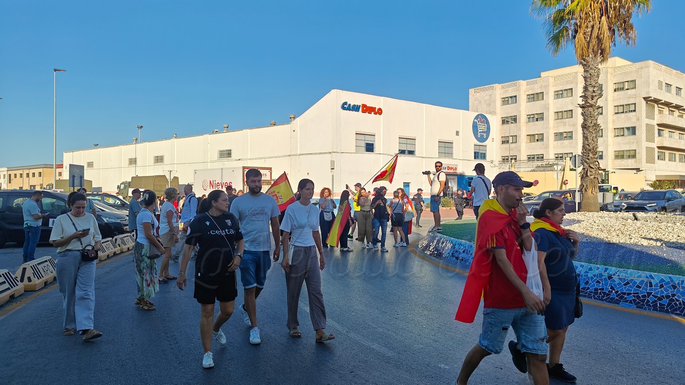 Cadena Humana Defensa Ceuta 18