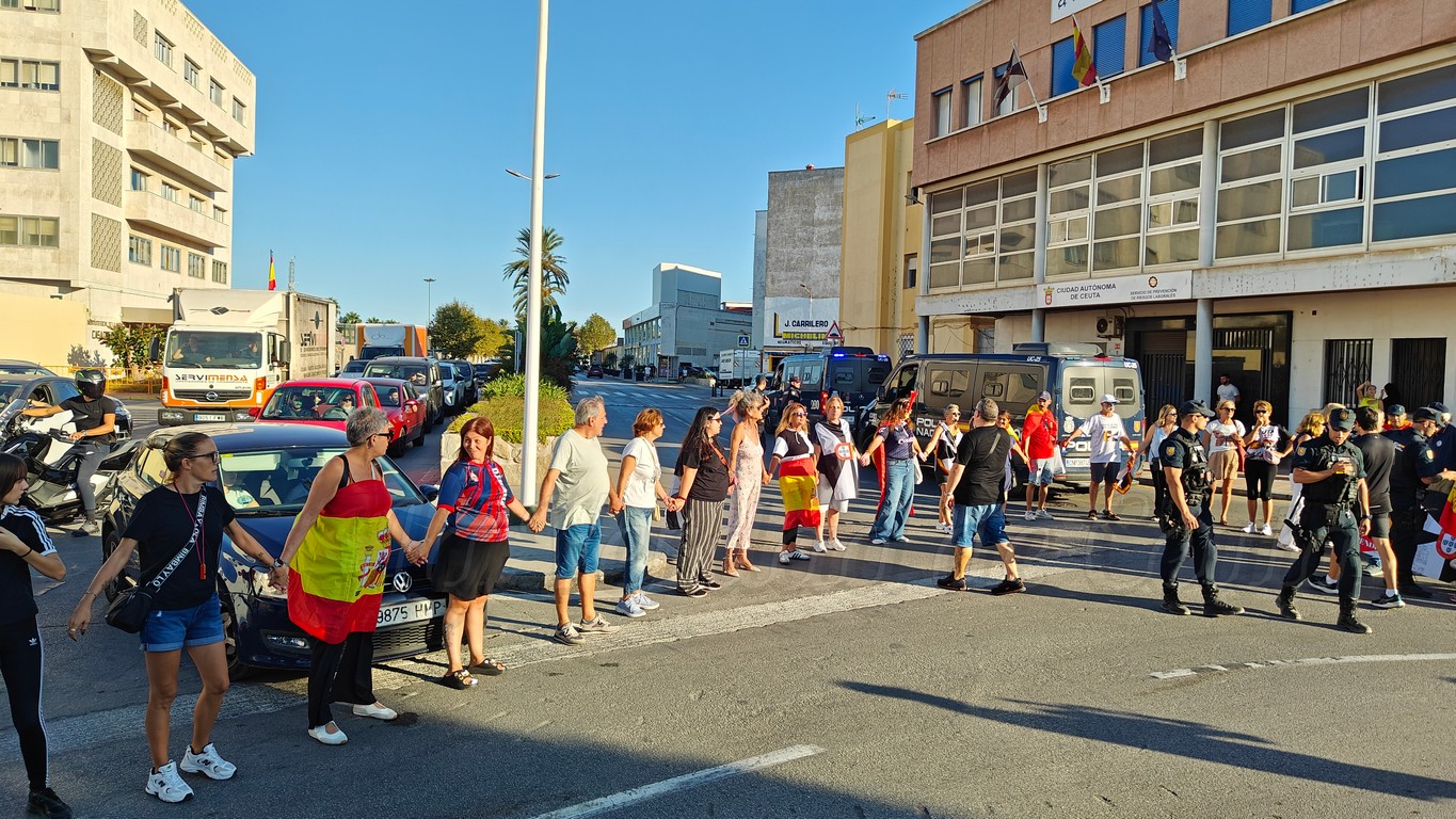 Cadena Humana Defensa Ceuta 23