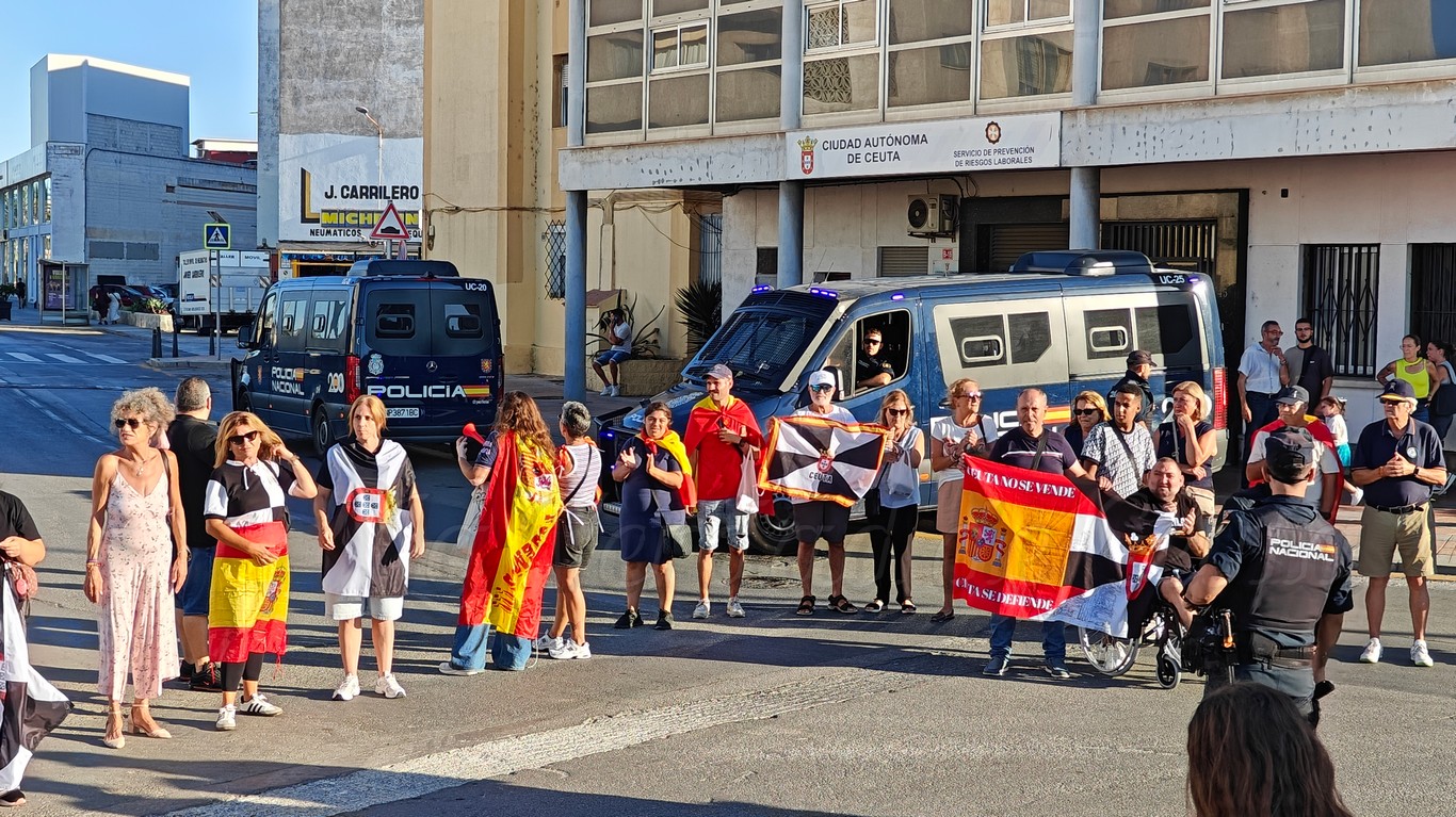 Cadena Humana Defensa Ceuta 28
