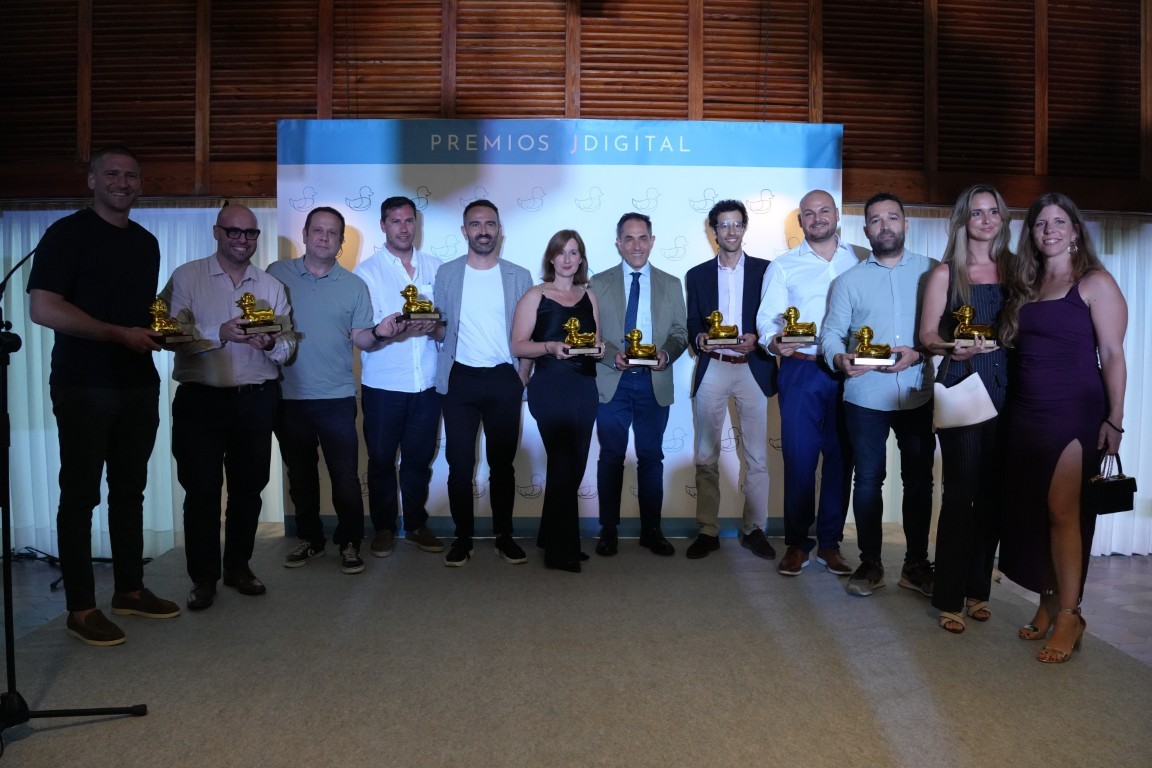 Los ‘Patos Dorados’ aterrizan en Ceuta: el juego online premia a sus referentes y reconoce a la Policía Nacional