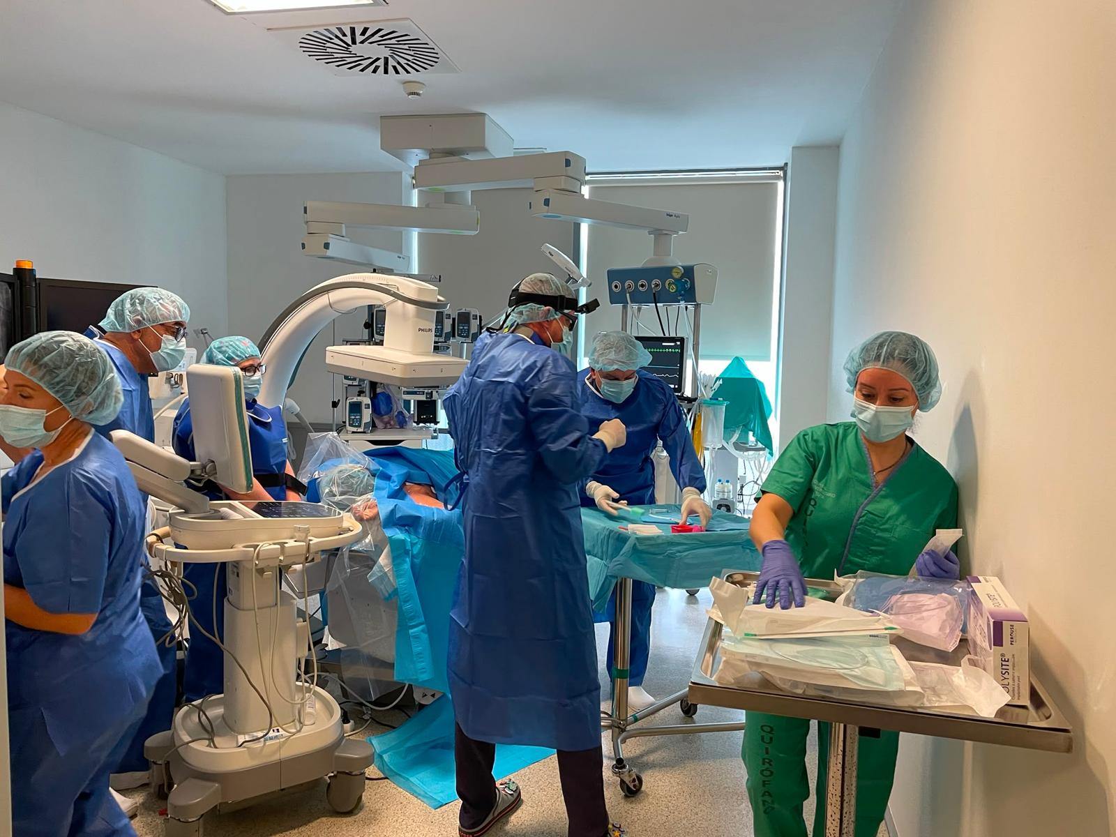 El Hospital Universitario de Ceuta implanta por primera vez un reservorio subcutáneo braquial en su UCI