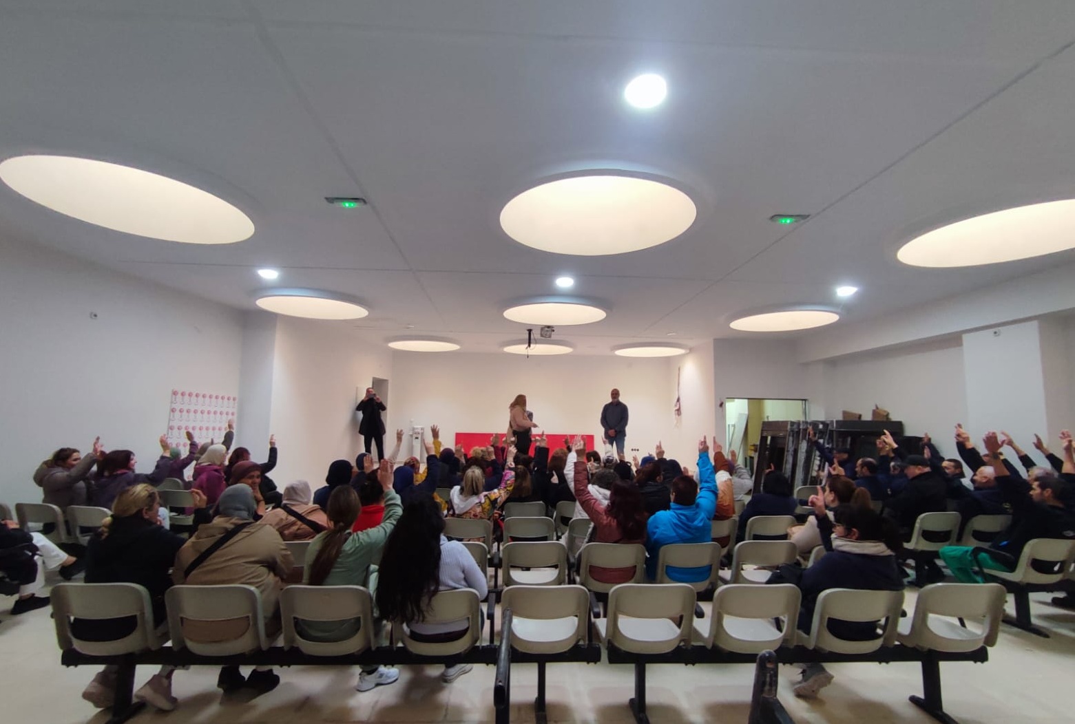 UGT y CCOO desconvocan la huelga del sector de limpieza tras alcanzar un acuerdo para el nuevo convenio